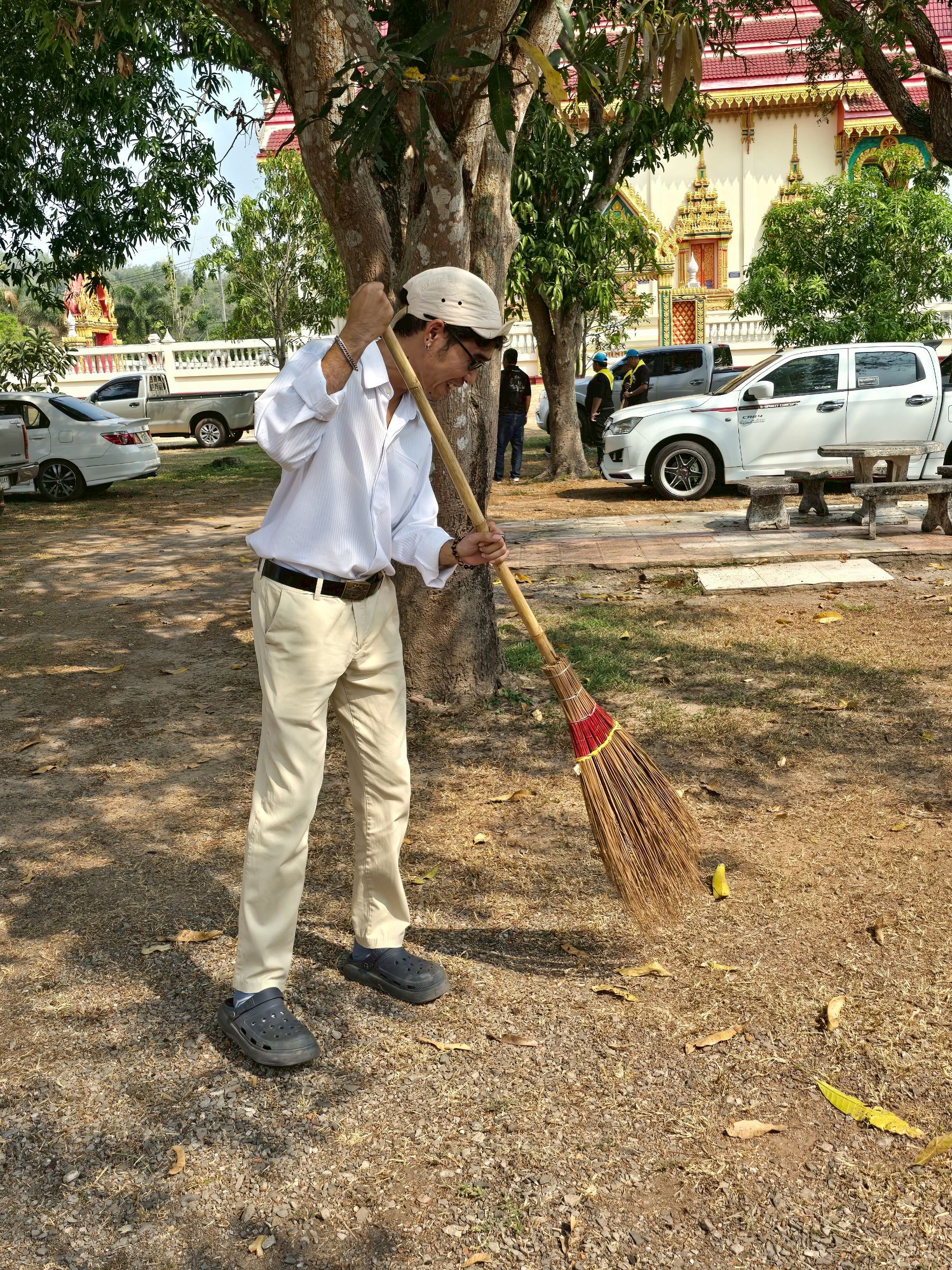 title - วันที่ 24 กุมภาพันธ์ 2569 นายวิทูล ประดิษฐบุญ มอบหมายให้  เจ้าหน้าที่ ส.ป.ก.ปราจีนบุรี เข้าร่วม กิจกรรมจิตอาสา เนื่องในวันที่ระลึก พระบาทสมเด็จพระพุทธเลิศหล้านภาลัย